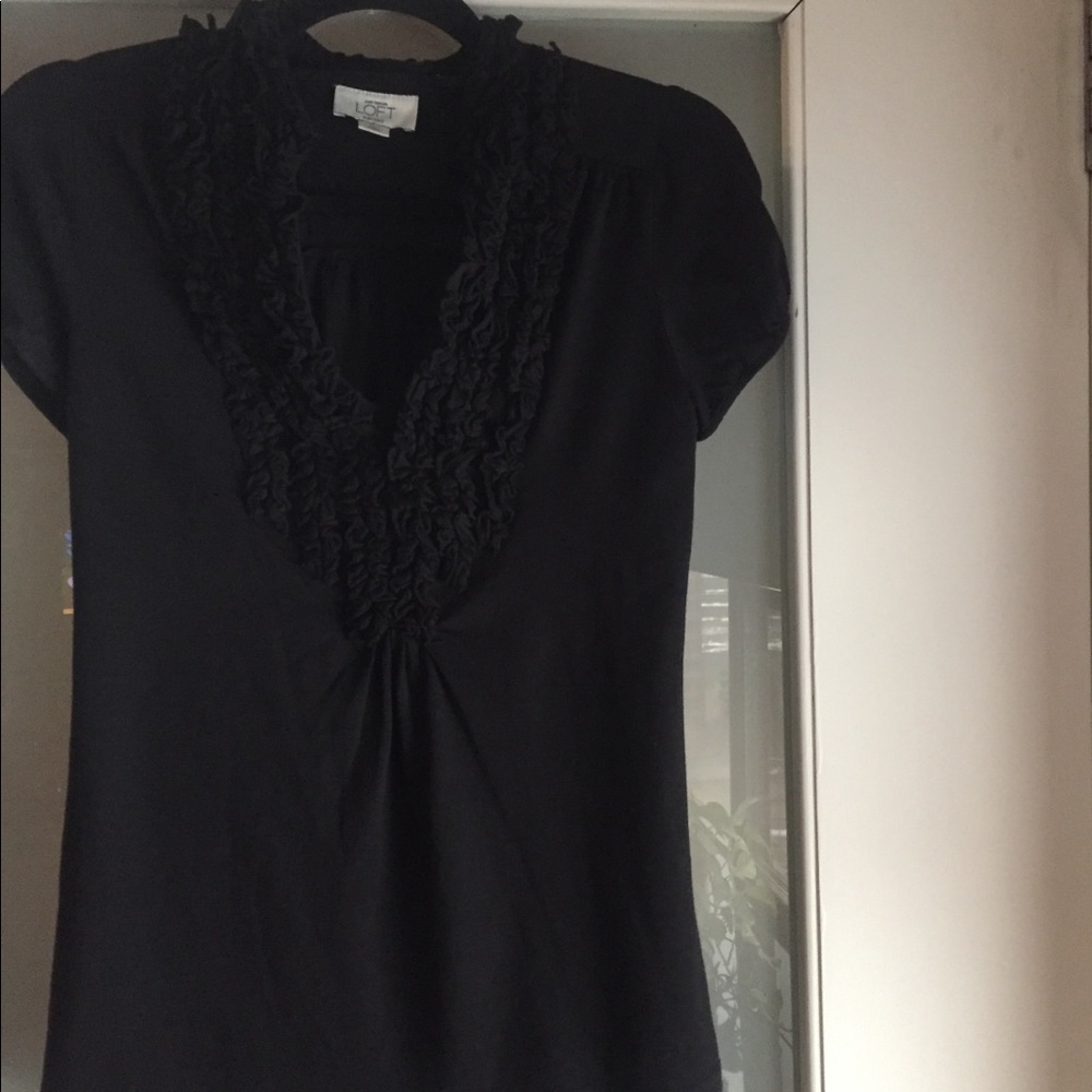 Short sleeve ruffle v neck top